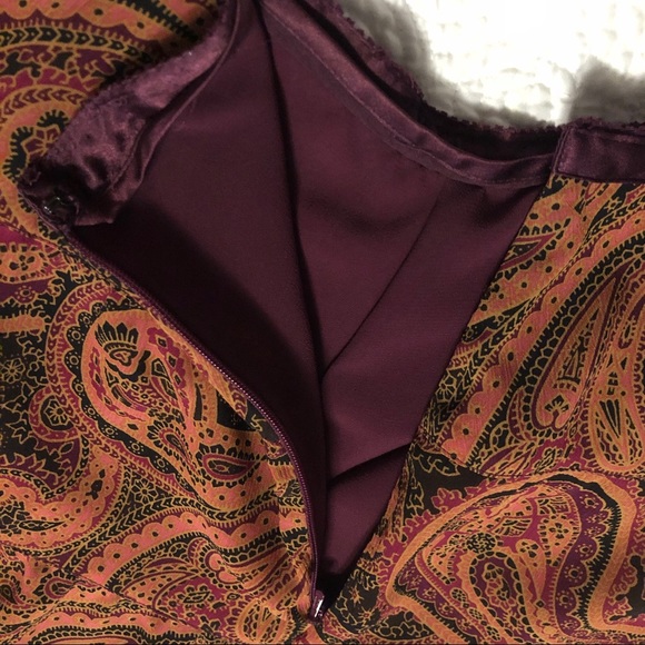 Liz Claiborne gold, black, & purple paisley skirt - Picture 3 of 6